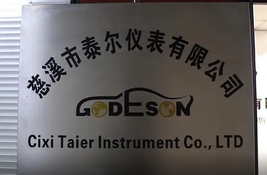 Digital Tire Inflator Gauge with Auto Lock